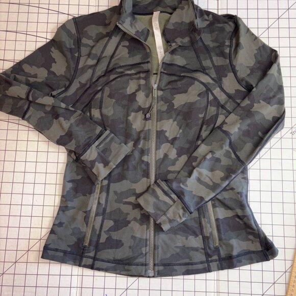 lululemon athletica Jackets & Blazers - Lululemon Define Jacket Heritage 365 Camo Dark Olive Multi Womens Size 12